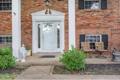 10370 Kingsport Drive, Evendale, OH 45241 - Photo 8
