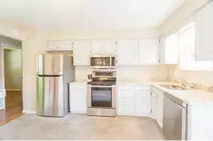 673 Karnak Ct, Delhi Township, OH 45233 - Photo 2