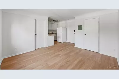 6469 Montgomery Road #7, Cincinnati, OH 45213 - Photo 2