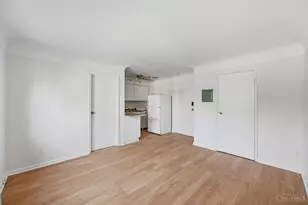6469 Montgomery Rd, Cincinnati, OH 45213 - Photo 2
