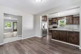396 Glensharon Rd, Springdale, OH 45246 - Photo 8