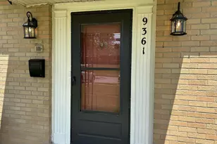 9361 Ranchill Dr, Springfield Township, OH 45231 - Photo 2