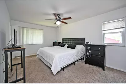 6586 S Oak Knoll Drive, Cincinnati, OH 45224 - Photo 24