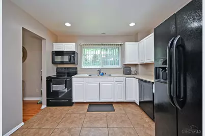 6586 S Oak Knoll Drive, Cincinnati, OH 45224 - Photo 16