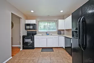 6586 S Oak Knoll Dr, Cincinnati, OH 45224 - Photo 16
