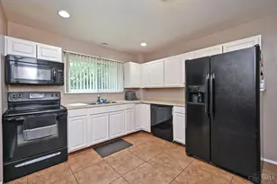 6586 S Oak Knoll Dr, Cincinnati, OH 45224 - Photo 18