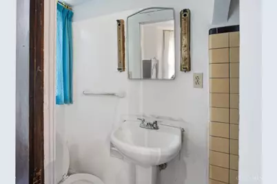 2035 Burnet Avenue, Cincinnati, OH 45219 - Photo 14