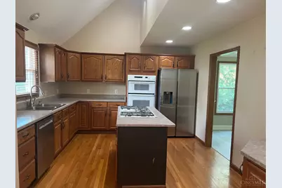 8170 Foxdale Court, West Chester, OH 45069 - Photo 4