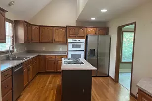 8710 Foxdale Ct, West Chester, OH 45069 - Photo 4