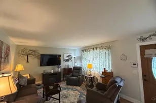 6080 Peachview Dr, Green Township, OH 45247 - Photo 8