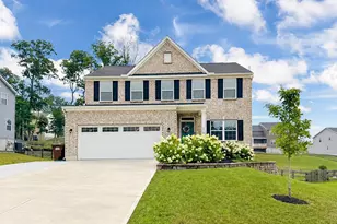 1372 Autumn Ridge Dr, Lebanon, OH 45036 - Photo 2