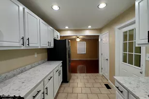 8324 York St, Sycamore Township, OH 45236 - Photo 10