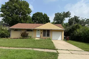 1320 Madeleine Cir, Springfield Township, OH 45231 - Photo 1