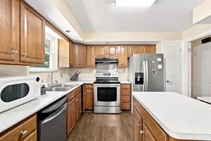 6224 Schunk Ct, Green Township, OH 45239 - Photo 10