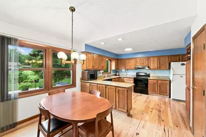 9233 Meadow Drive, Deerfield Township, OH 45039 - Photo 8
