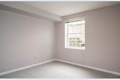 870 Southmeadow Circle #102, Springfield Township, OH 45231 - Photo 16