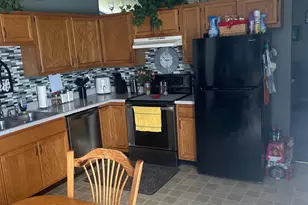 819 Barrington Ct, Trenton, OH 45067 - Photo 4