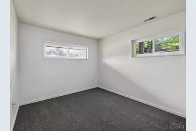 1305 Landis Lane, Springfield Township, OH 45231 - Photo 10