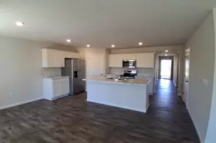 325 Glover Mdws Wy, Mount Orab, OH 45154 - Photo 2