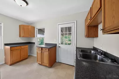 1911 Ashbrook Drive, Cincinnati, OH 45238 - Photo 18