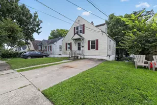1911 Ashbrook Dr, Cincinnati, OH 45238 - Photo 1