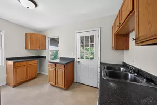 1911 Ashbrook Dr, Cincinnati, OH 45238 - Photo 14