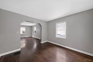 1911 Ashbrook Dr, Cincinnati, OH 45238 - Photo 20