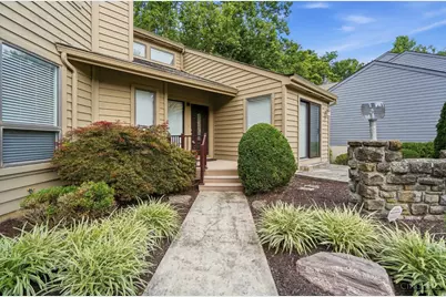 15 Falling Brook Lane, Blue Ash, OH 45241 - Photo 2