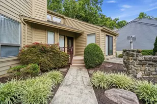 15 Falling Brook Ln, Blue Ash, OH 45241 - Photo 2