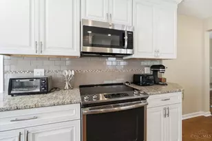 15 Falling Brook Ln, Blue Ash, OH 45241 - Photo 12
