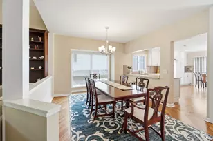 15 Falling Brook Ln, Blue Ash, OH 45241 - Photo 8