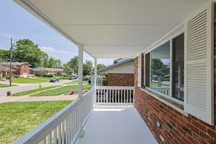 6029 Waldway Ln, Cincinnati, OH 45224 - Photo 4