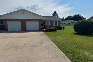 112 Erin Ct, Hillsboro, OH 45133 - Photo 2