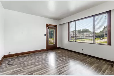 3606 Homelawn Avenue, Cheviot, OH 45211 - Photo 6