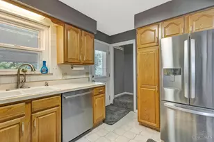 6943 Rob Vern Dr, Cincinnati, OH 45239 - Photo 14
