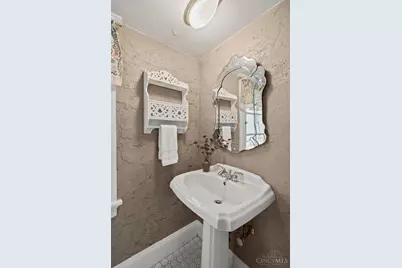 3940 Red Bud Avenue, Cincinnati, OH 45229 - Photo 24