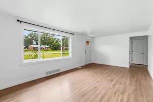 439 Hilltop Dr, Union Township, OH 45244 - Photo 10