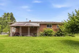 439 Hilltop Dr, Union Township, OH 45244 - Photo 4
