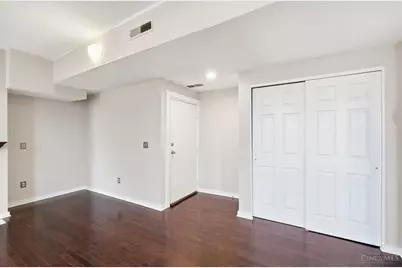 427 Hopkins Street #8, Cincinnati, OH 45203 - Photo 8
