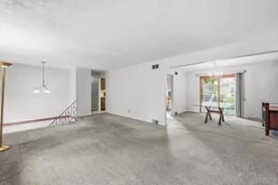 9396 Ranchill Dr, Springfield Township, OH 45231 - Photo 6