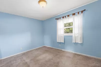 9396 Ranchill Drive, Springfield Township, OH 45231 - Photo 12