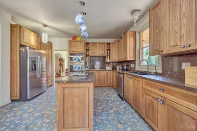 11725 Darbyshire Court, Symmes Township, OH 45140 - Photo 16
