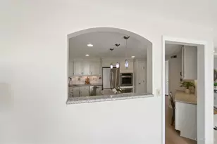 415 Bond Pl, Cincinnati, OH 45206 - Photo 14