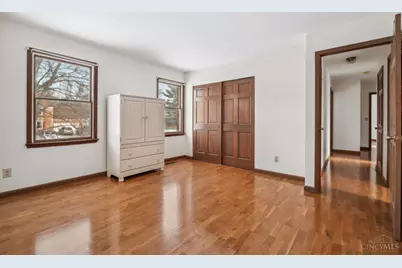 7489 Fitzroy Court, West Chester, OH 45241 - Photo 8