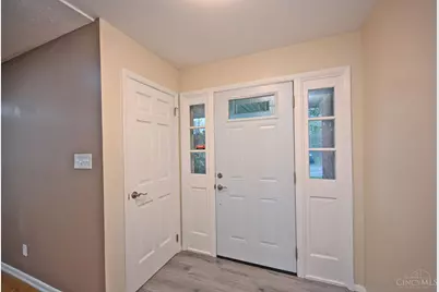9133 Fontainebleau Terrace, Springfield Township, OH 45231 - Photo 8