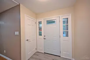 9133 Fontainebleau Terrace, Springfield Township, OH 45231 - Photo 8