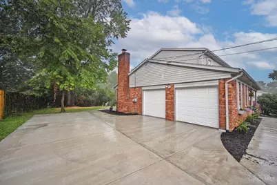 9133 Fontainebleau Terrace, Springfield Township, OH 45231 - Photo 4