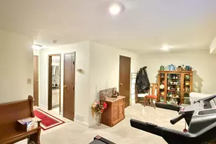 5174 Clearlake Dr, Green Township, OH 45247 - Photo 16