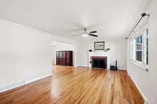 9062 Fontainebleau Terrace, Springfield Township, OH 45231 - Photo 6
