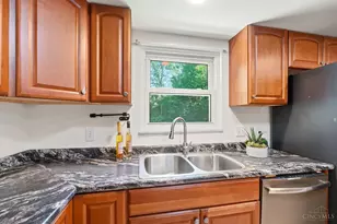 9062 Fontainebleau Terrace, Springfield Township, OH 45231 - Photo 14